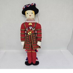 Vintage YEOMAN WARDER/BEEFEATER St. Nicholas Souvenir Christmas Ornament